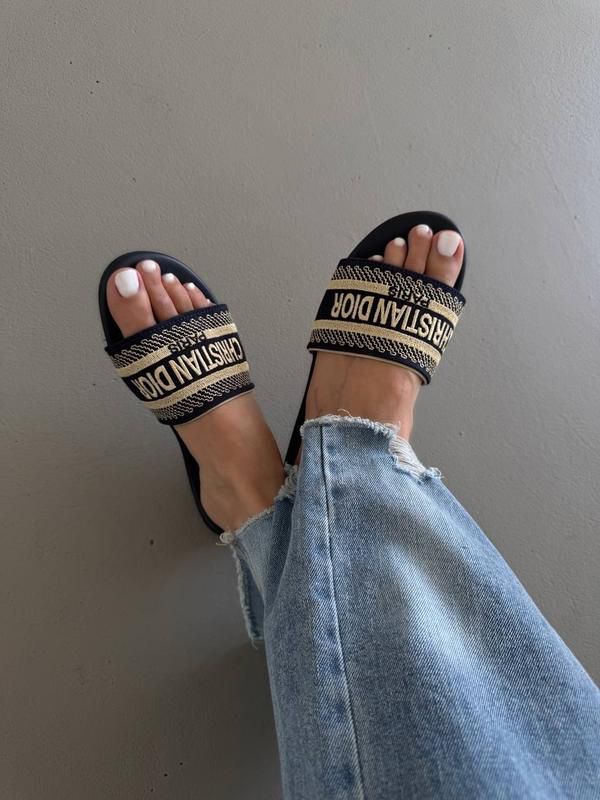 CD Comfort Slides 💫