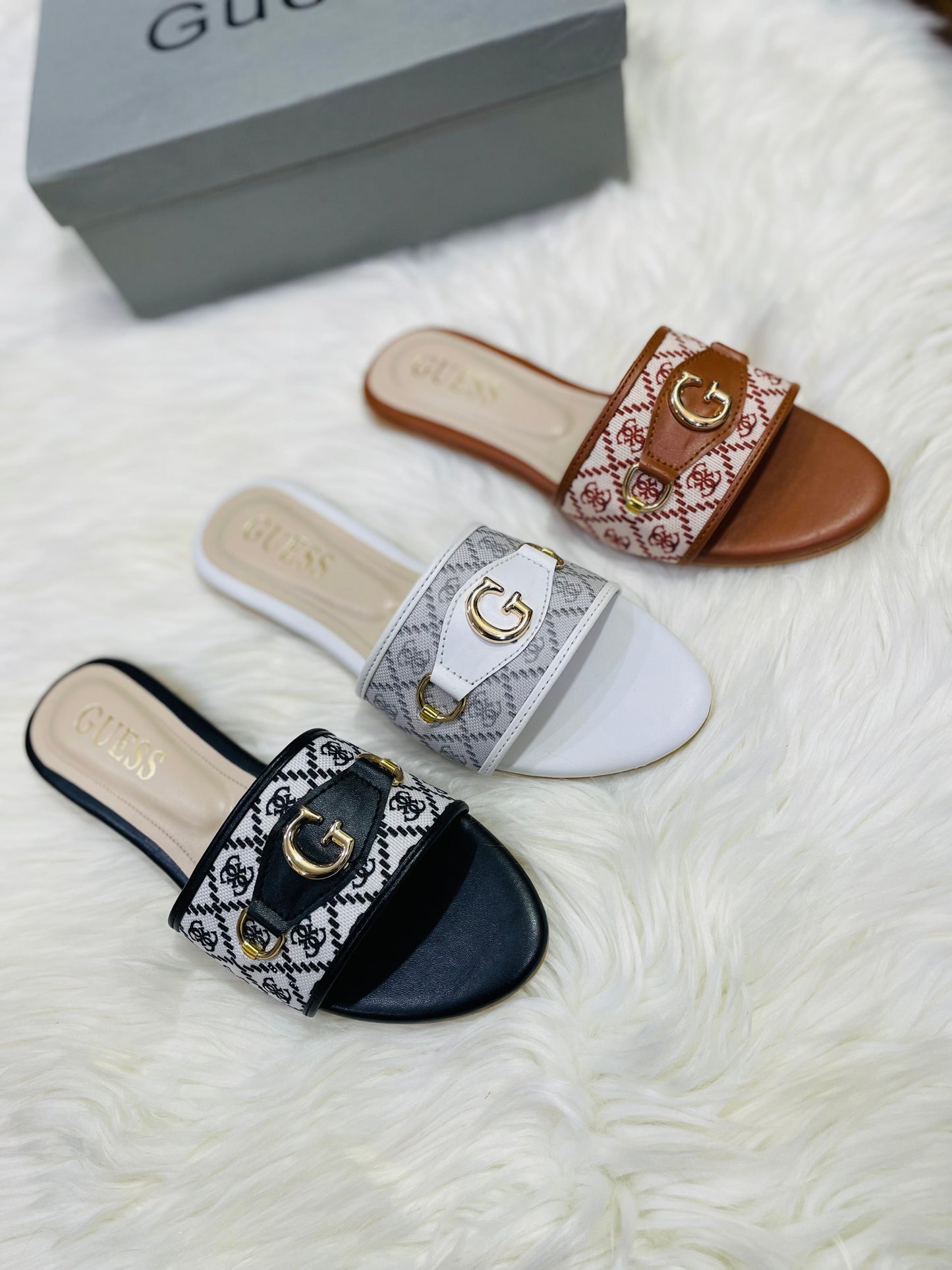 Elegant "G" Logo slide