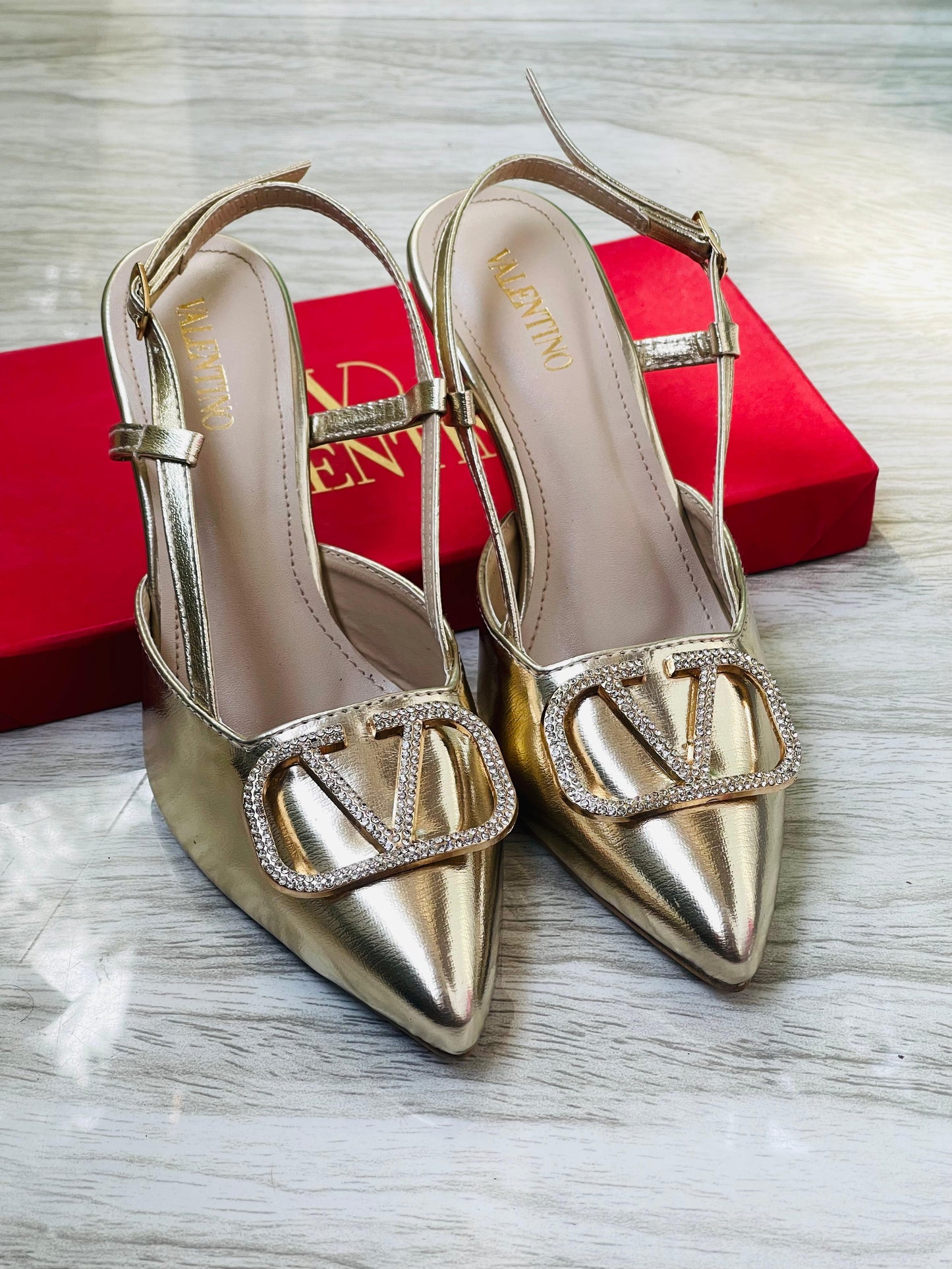Crystal V- Metallic Slingback Kitten Heels 👠