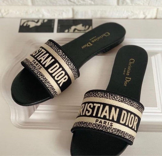 CD Comfort Slides 💫