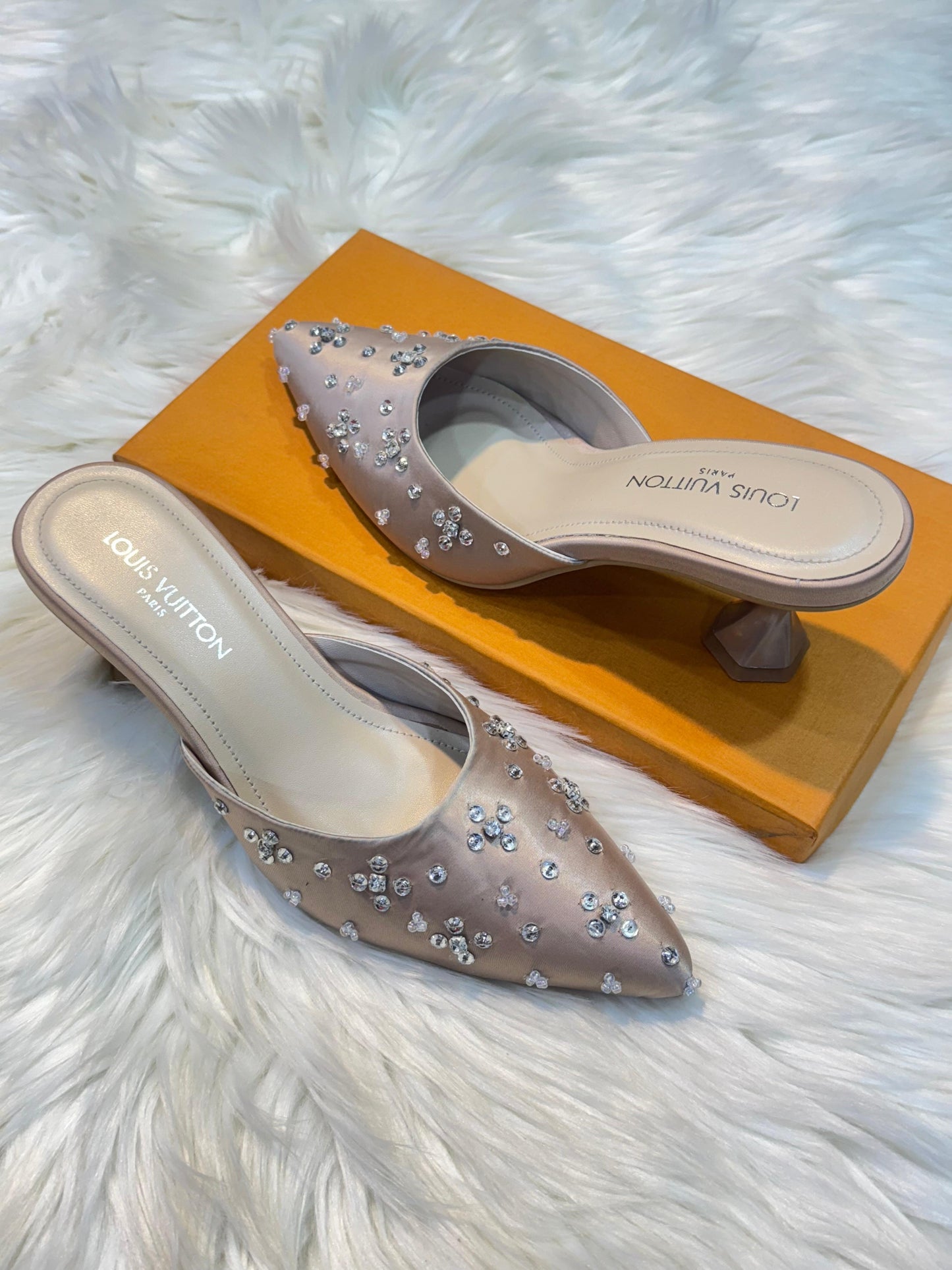 Luxury Rhinestone Pointed Toe Kitten Heel ✨